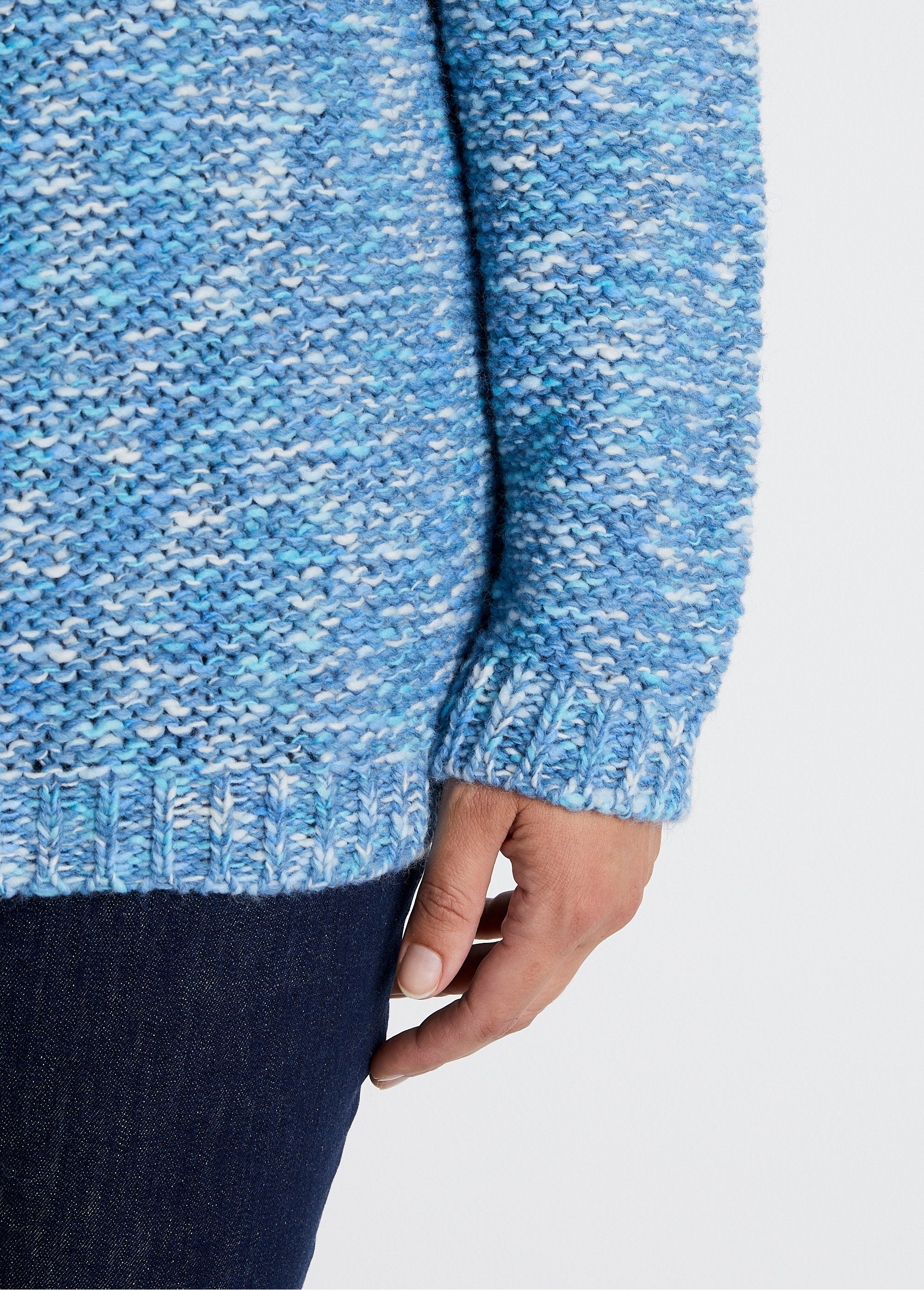 Round_neck_mouliné_sweater_with_wool_and_alpaca_Blue_and_ecru_DE2_curvy