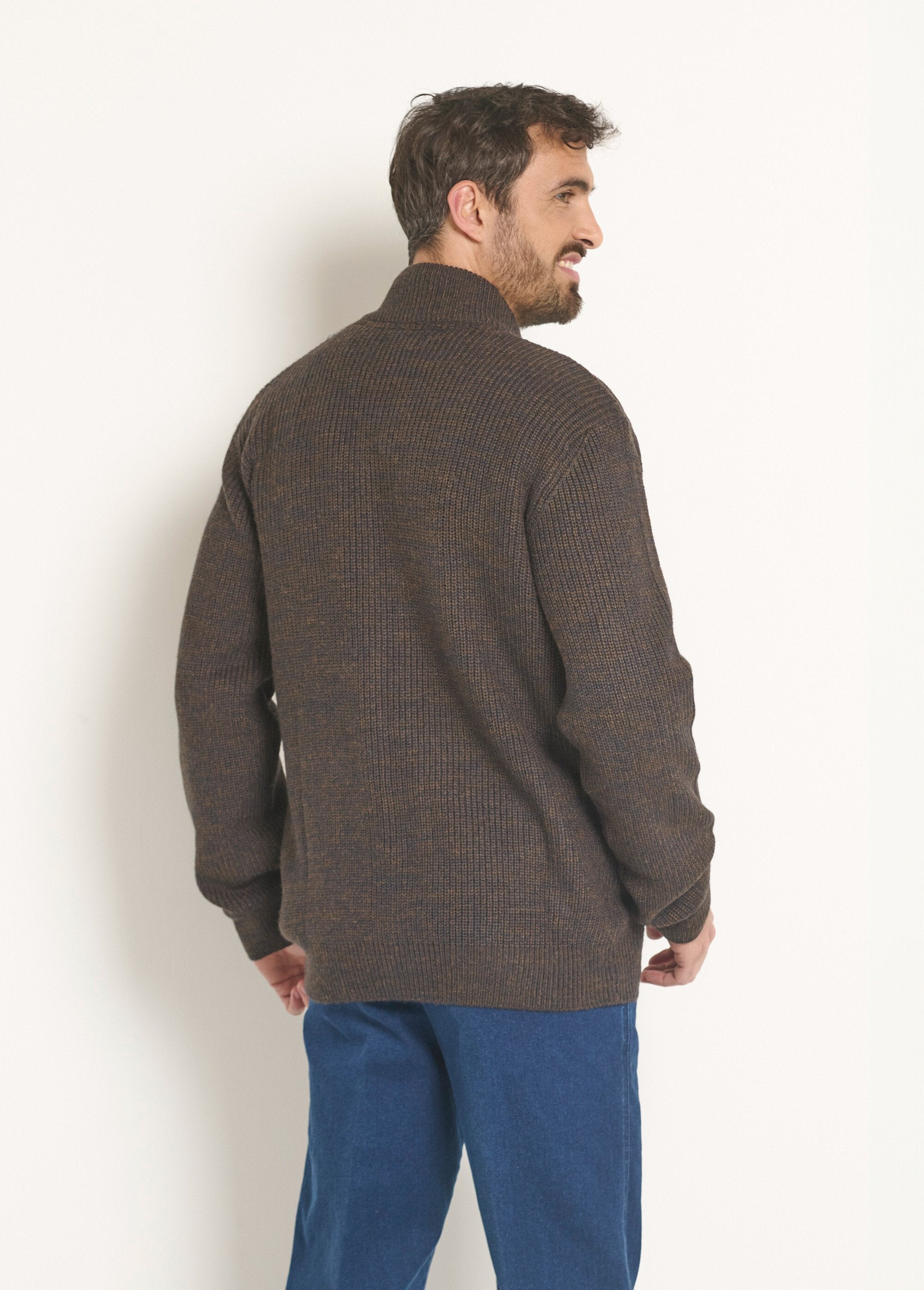 Warm_wool_zipped_vest_Brown_DO1_slim