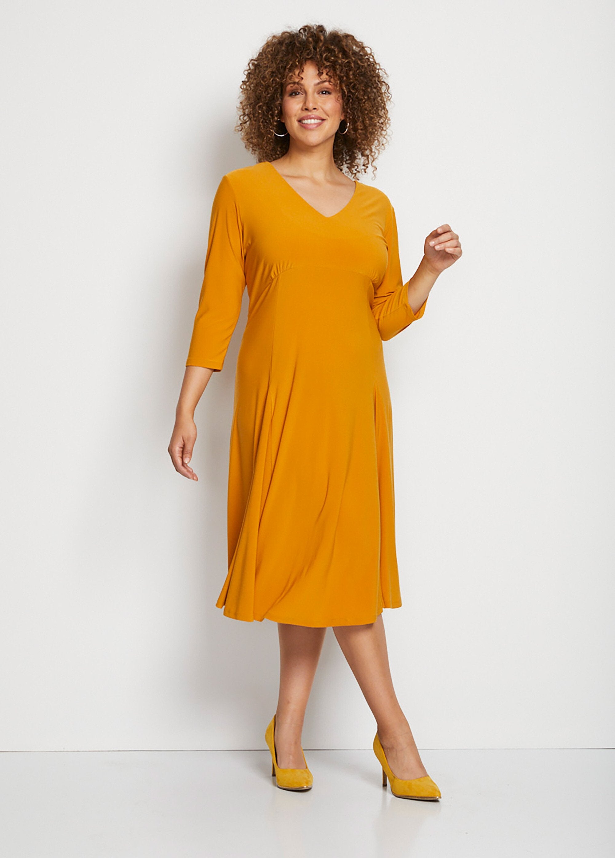 Short_dress_with_flared_base_and_V-neck_YELLOW_FA1_curvy