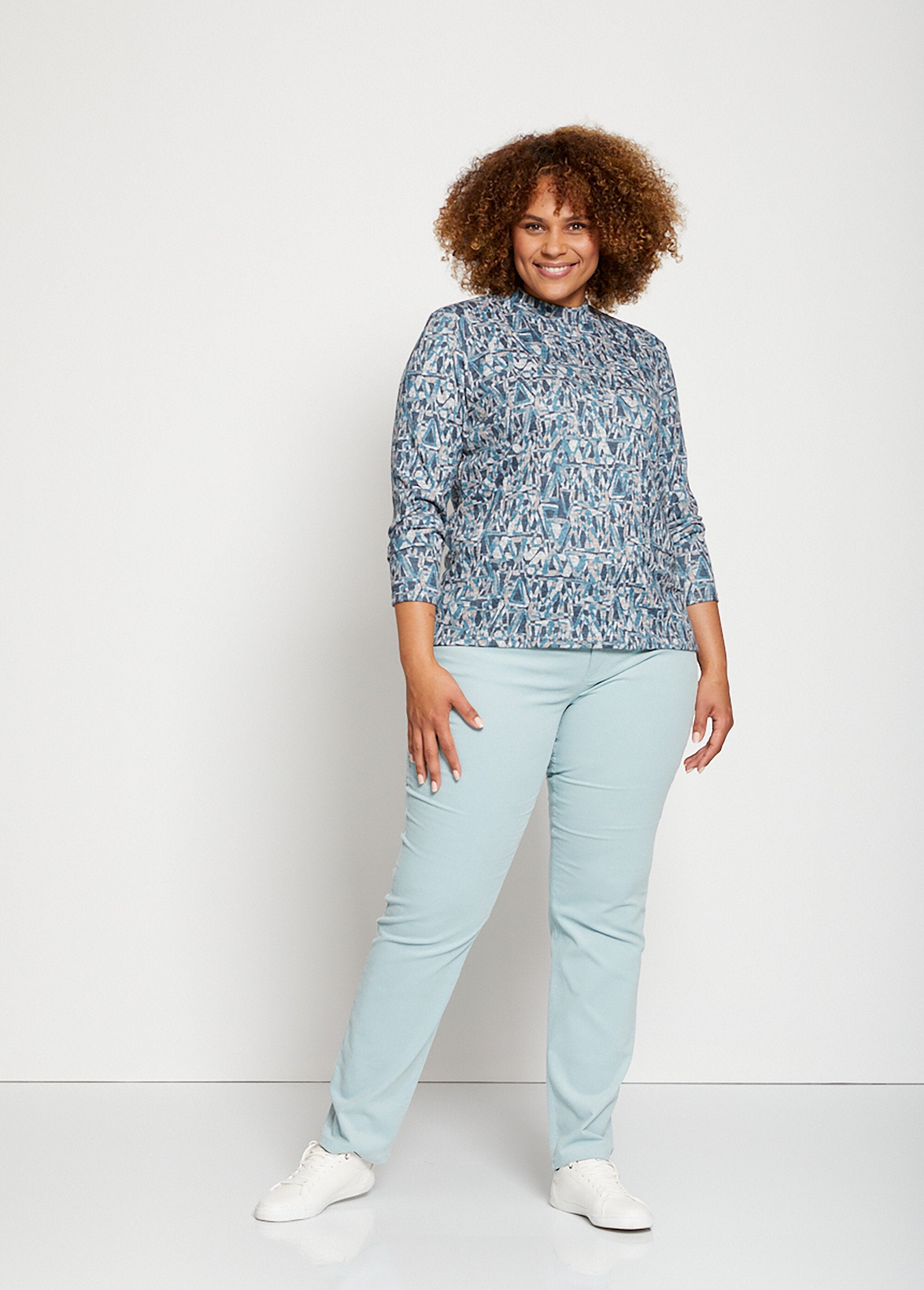 Stretch_heather_knit_under-pull_Blue_and_gray_SF1_curvy