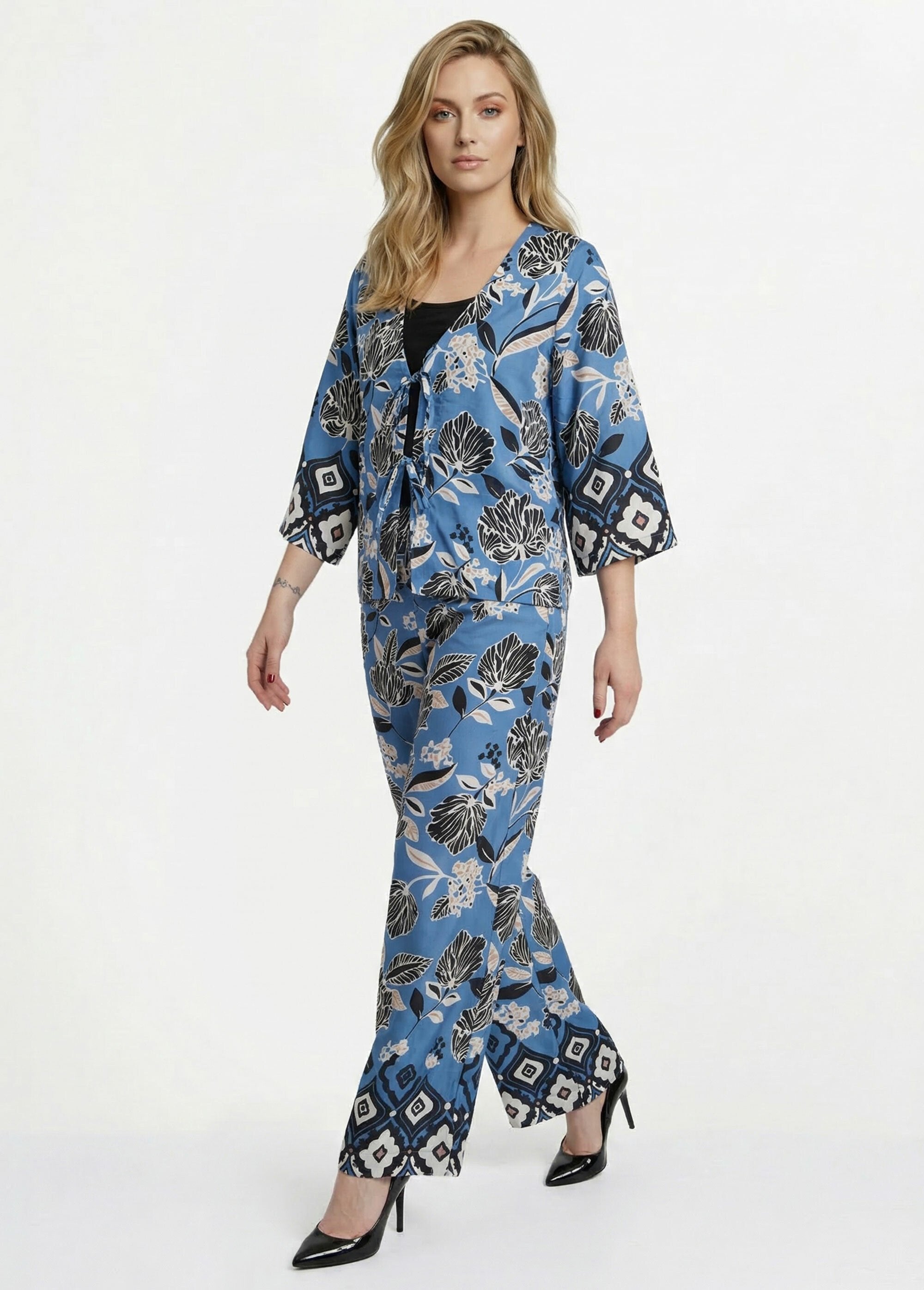 Satin_tunic_with_oriental_flower_pattern_Blue_prints_SF1_slim