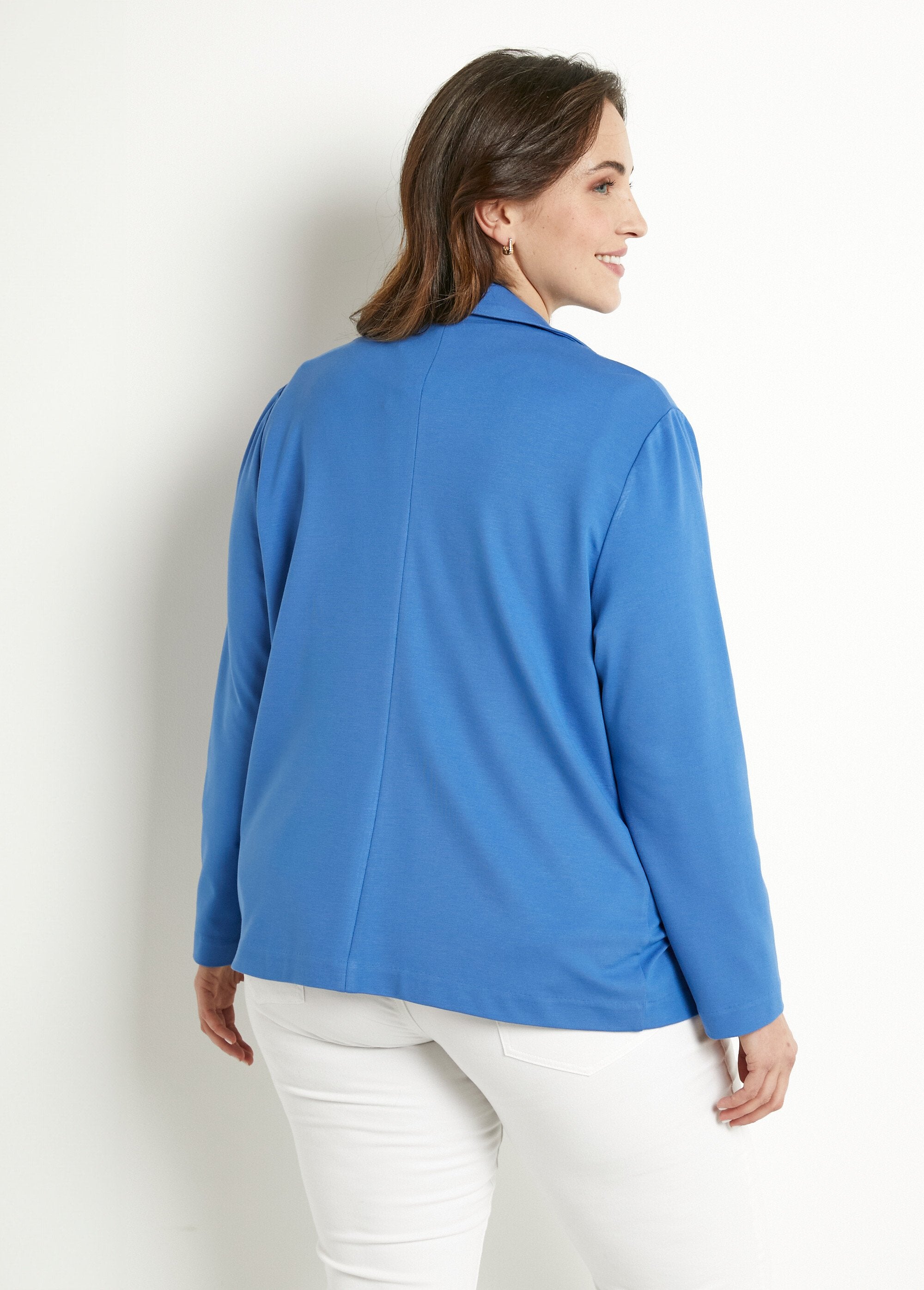 Straight_buttoned_jacket_in_plain_Milano_knit_Mykonos_blue_DO1_curvy