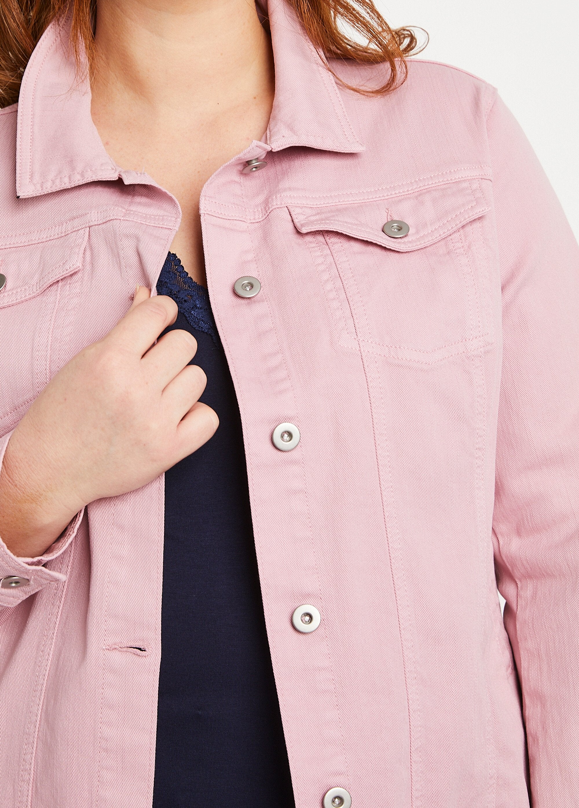 Straight_buttoned_denim_jacket_Pink_DE1_curvy