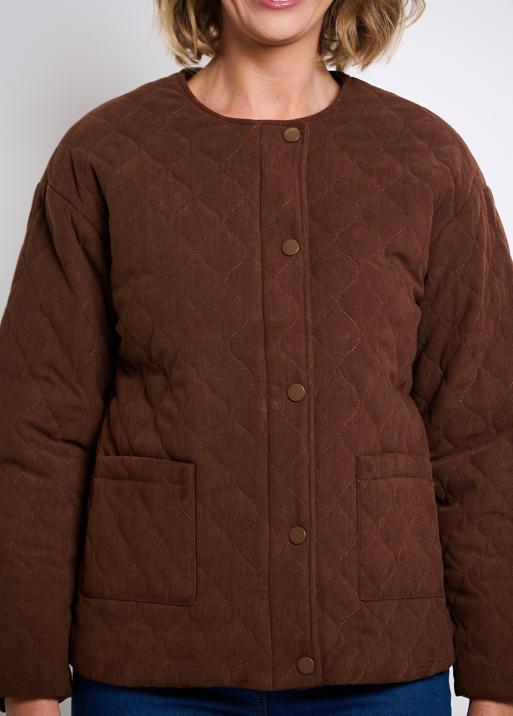 Quilted_collarless_snap_jacket_Brown_DE1_slim