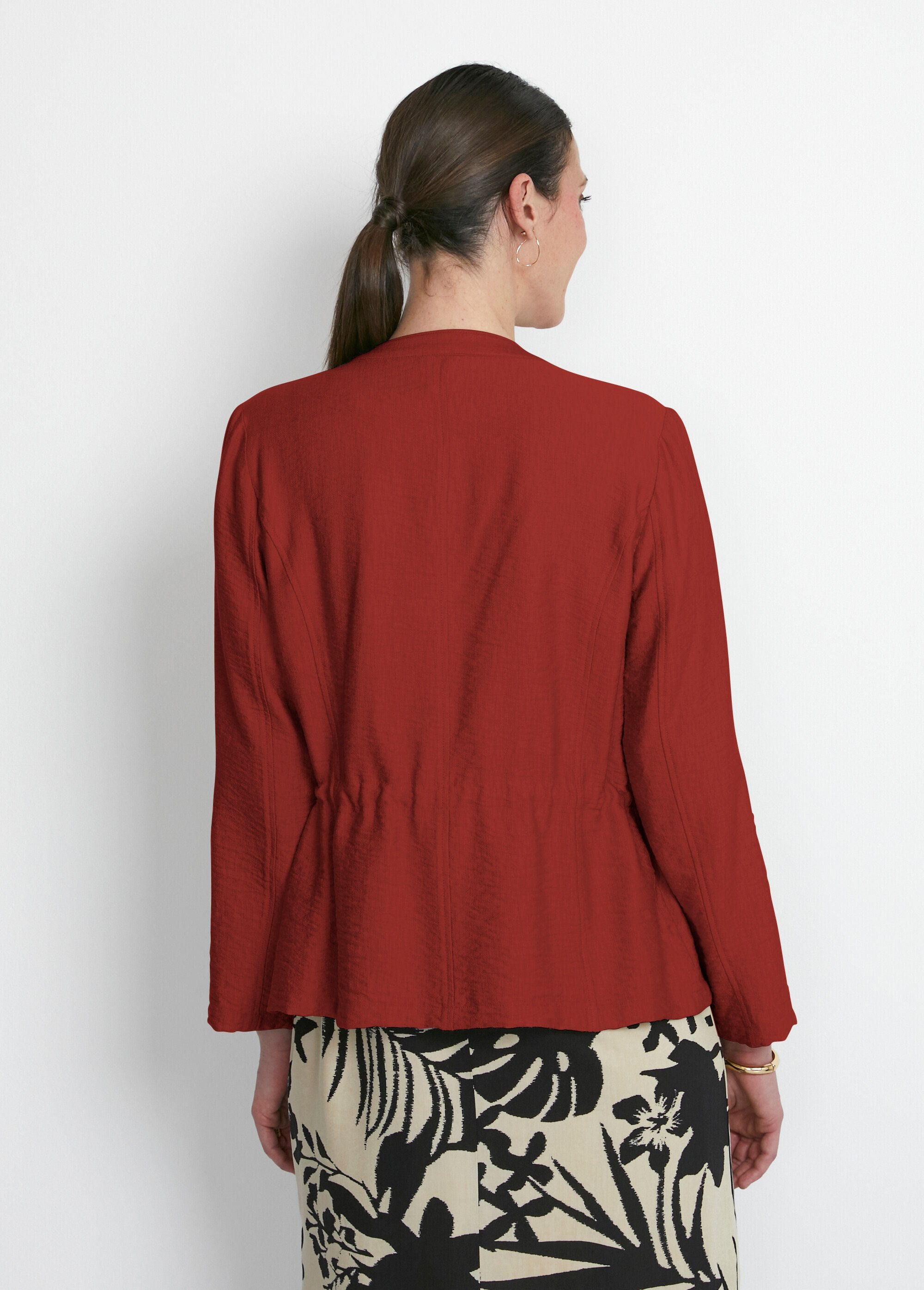 Long-sleeved_collarless_safari_jacket_Terracotta_DO1_slim